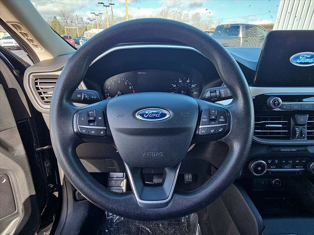 Used 2020 Ford Escape SE image 16