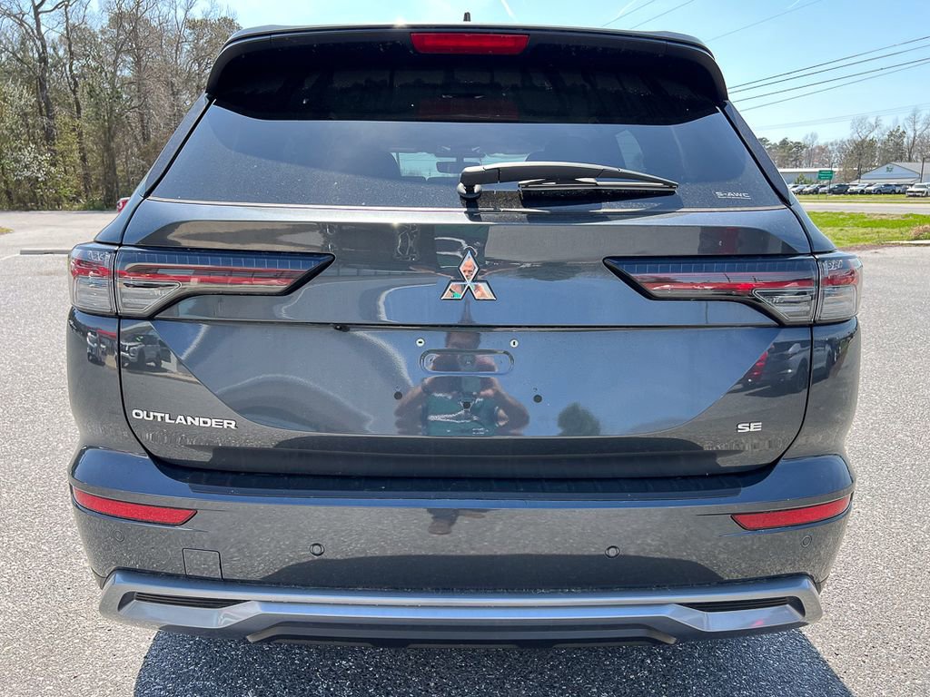 New 2026 Mitsubishi Outlander SE image 4