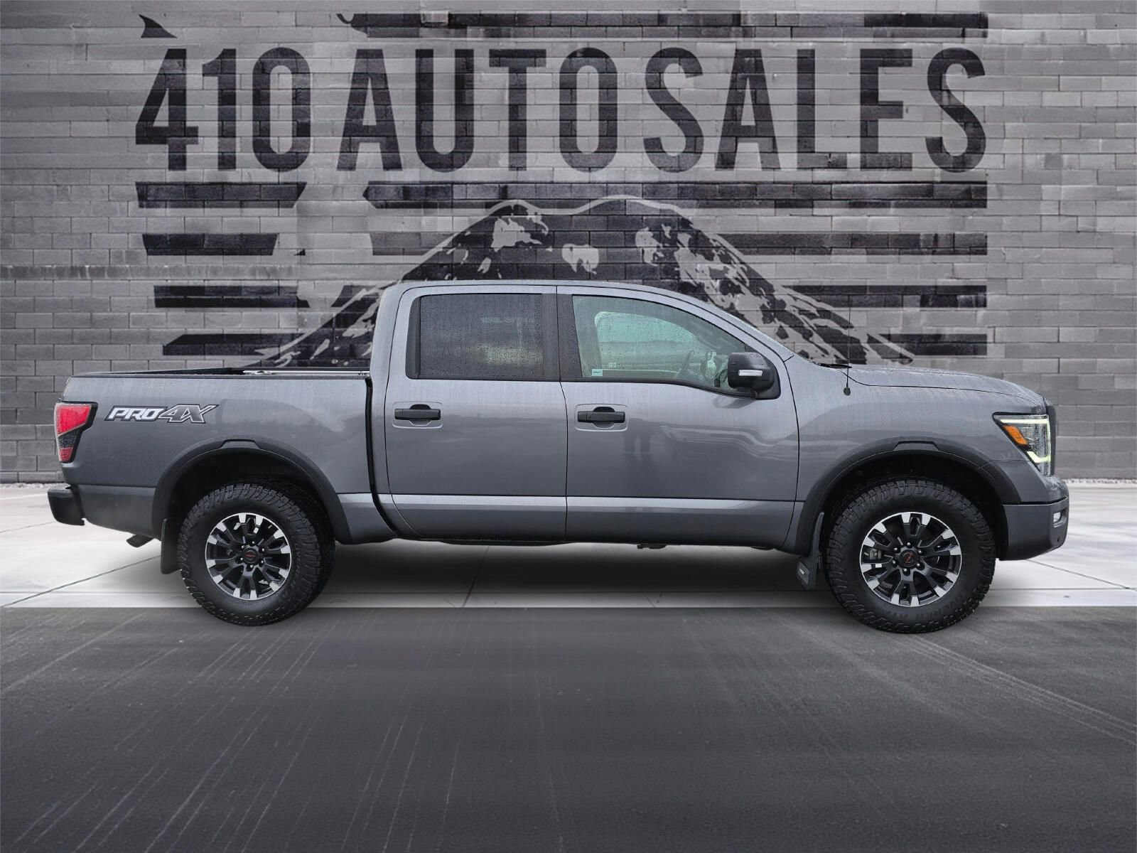 Used 2021 Nissan Titan PRO-4X w/ Pro-4x Convenience Package image 2