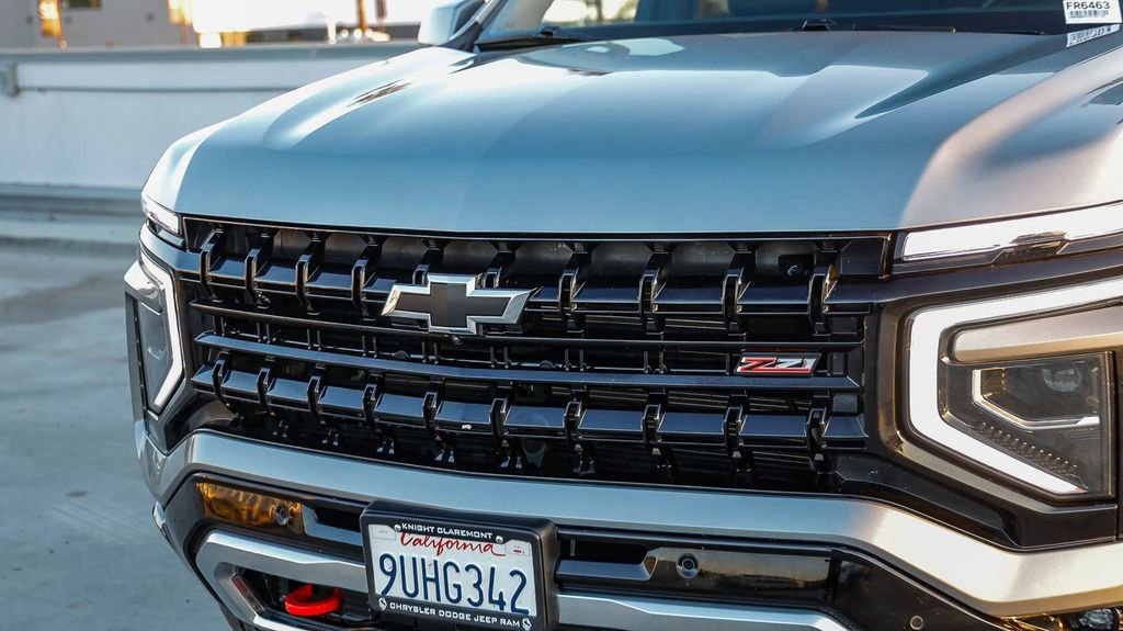 Used 2025 Chevrolet Suburban Z71 AWD/4WD image 6