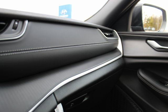 New 2025 Jeep Grand Cherokee Laredo X w/ Luxury Tech Group I image 24