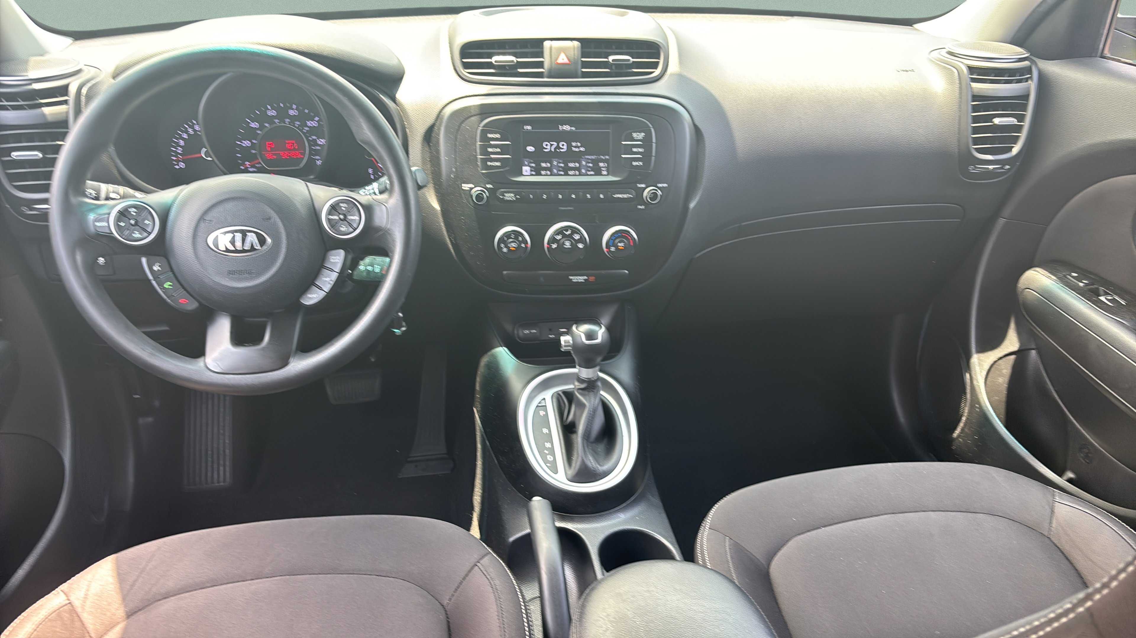 Used 2017 Kia Soul FWD image 12