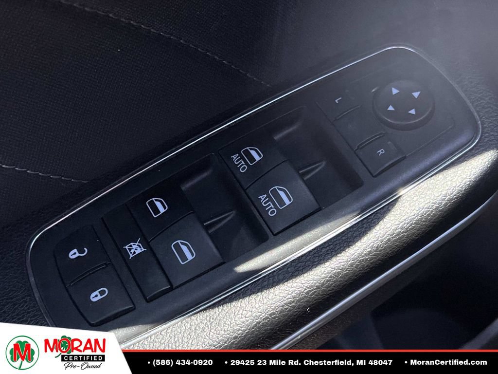 Used 2019 Dodge Charger SXT AWD/4WD image 15