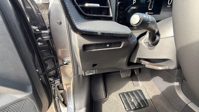 New 2026 Nissan Kicks SR AWD/4WD image 29