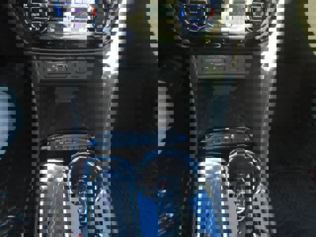 Used 2020 Buick Encore GX Essence w/ Experience Buick Package image 17