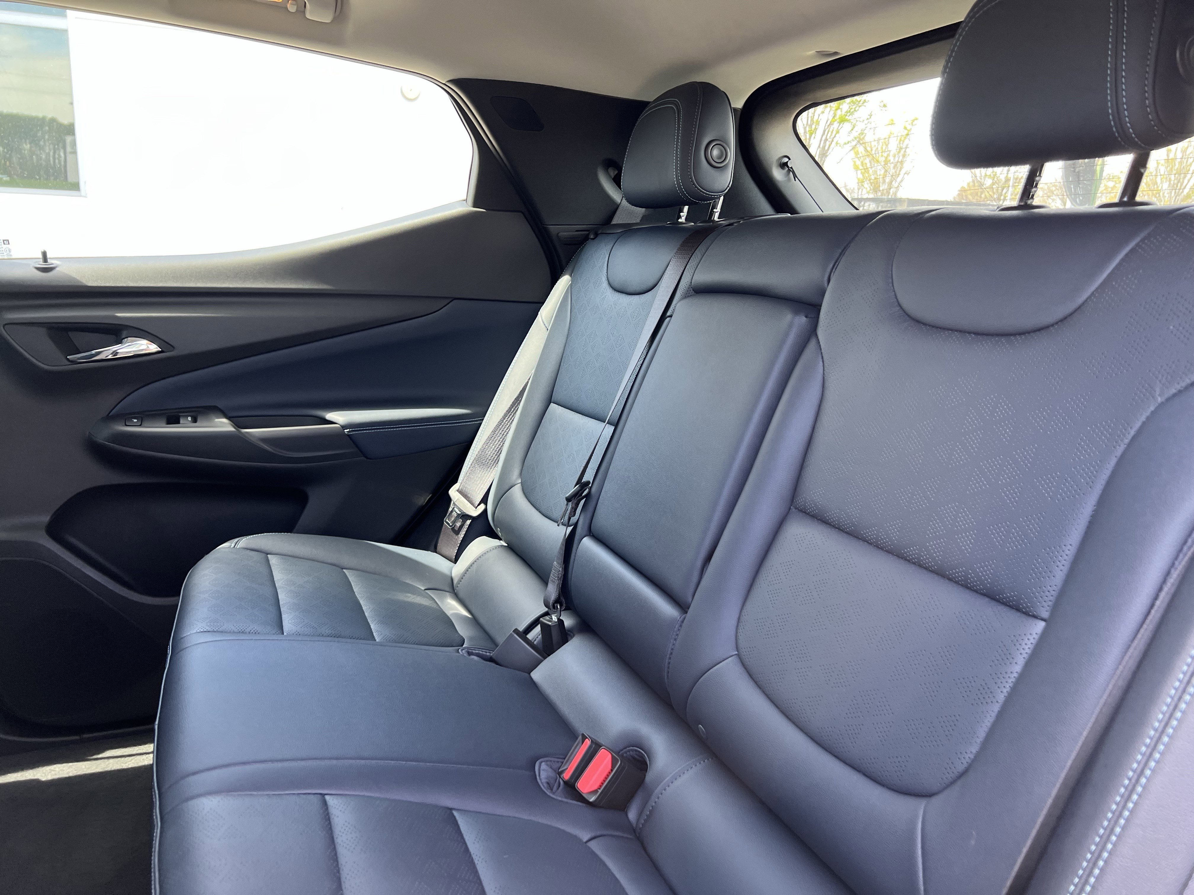 Used 2023 Chevrolet Bolt EUV Premier w/ Sun & Sound Package image 33