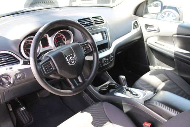 Used 2012 Dodge Journey SXT w/ Popular Equipment Group FWD image 2