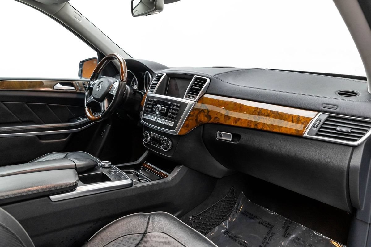 Used 2014 Mercedes-Benz GL 550 4MATIC image 21