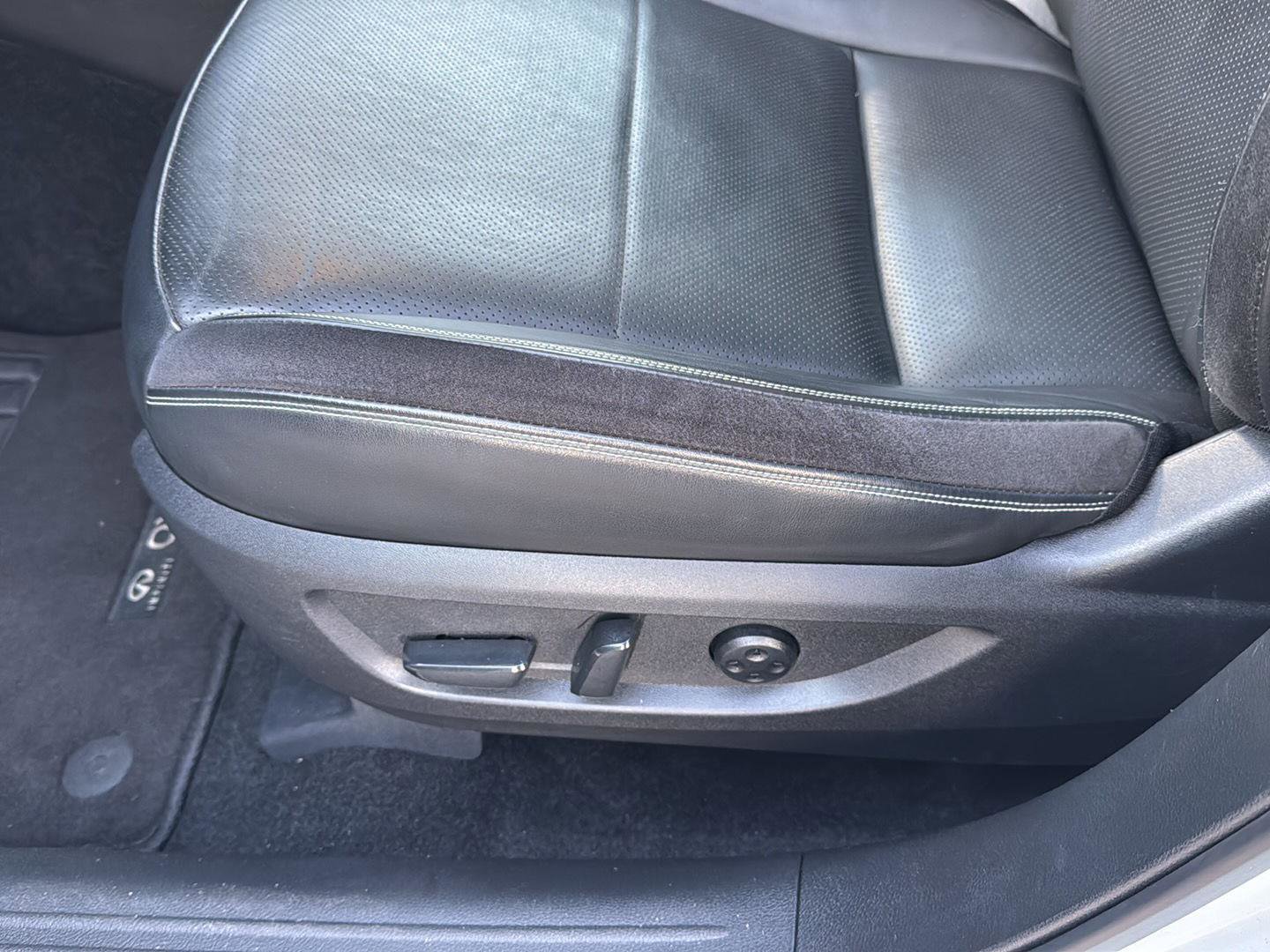 Used 2023 INFINITI QX50 Sensory w/ Accent Package image 28