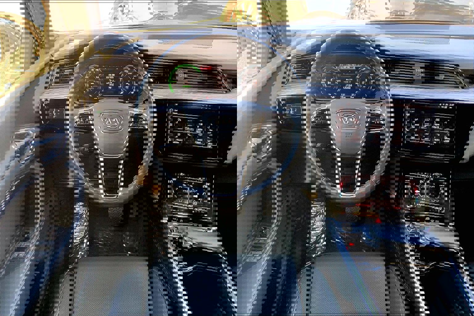 Used 2024 Audi Q8 e-tron Prestige image 5