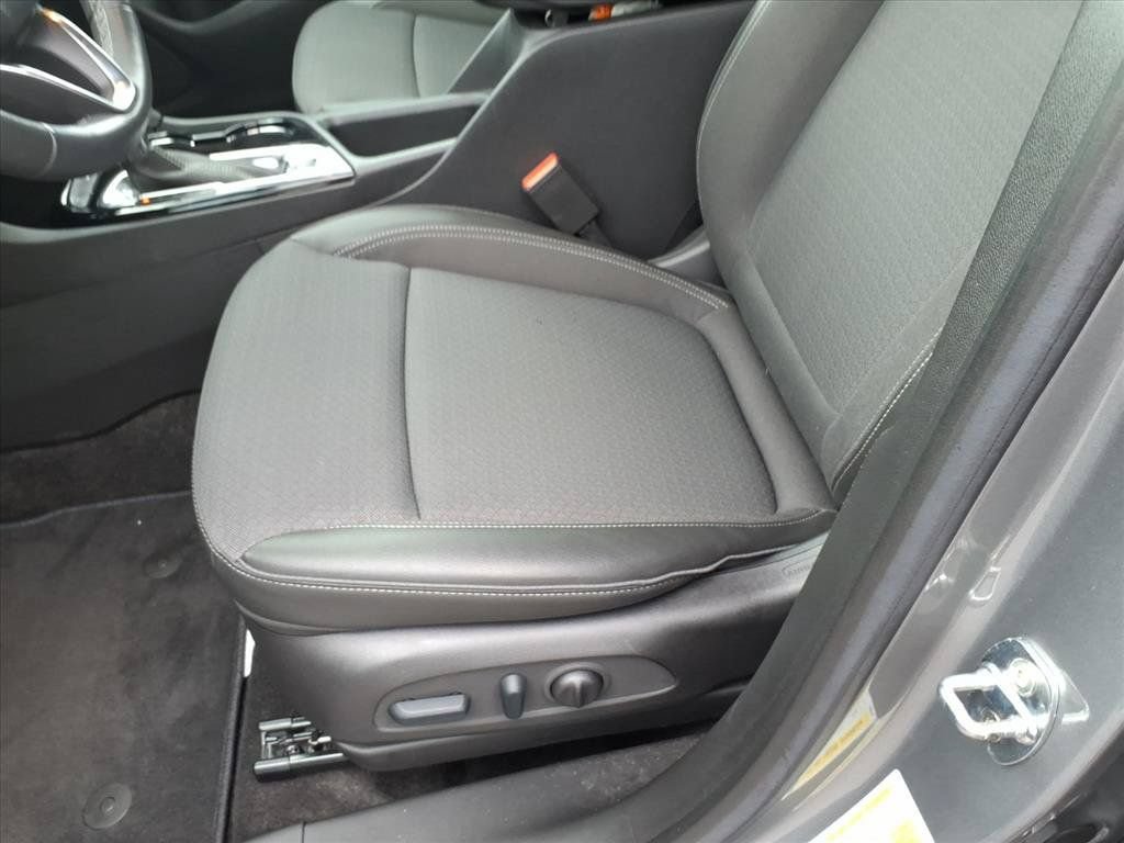 Used 2023 Buick Encore GX Preferred w/ Cold Weather Comfort Package FWD image 22