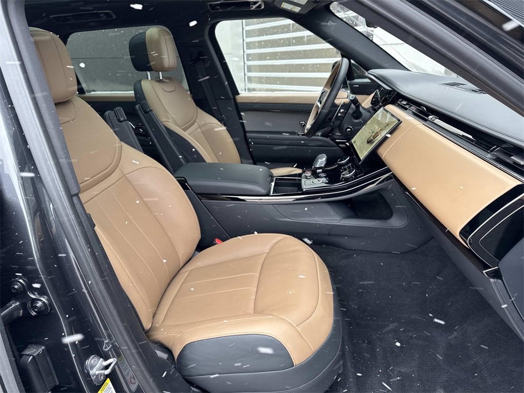 Used 2023 Land Rover Range Rover Sport SE Dynamic image 8