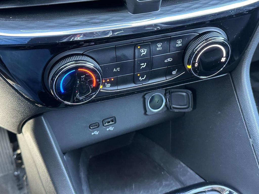 Certified 2025 Buick Encore GX Sport Touring w/ Comfort Package image 27