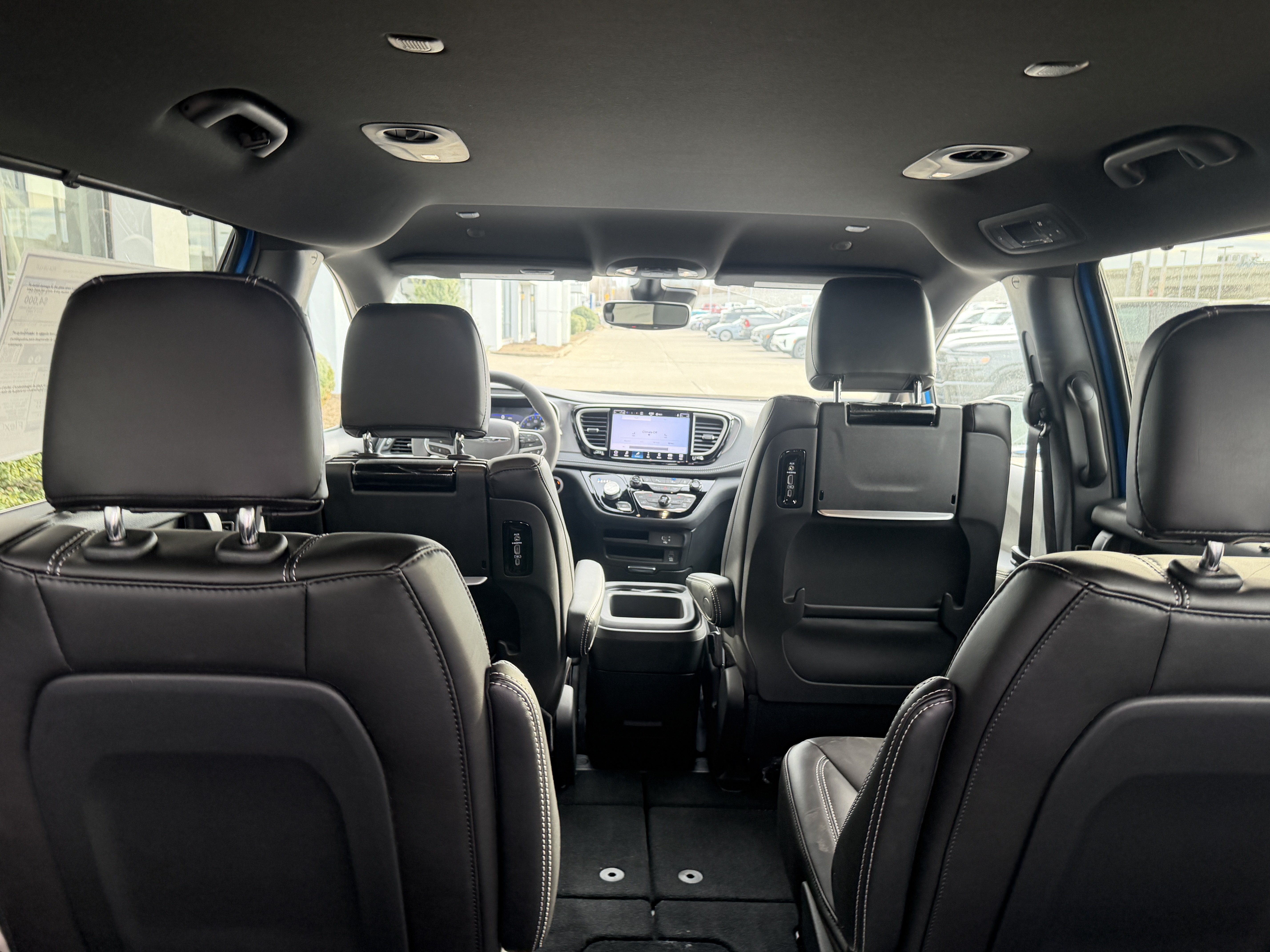 New 2026 Chrysler Pacifica Select AWD/4WD image 13