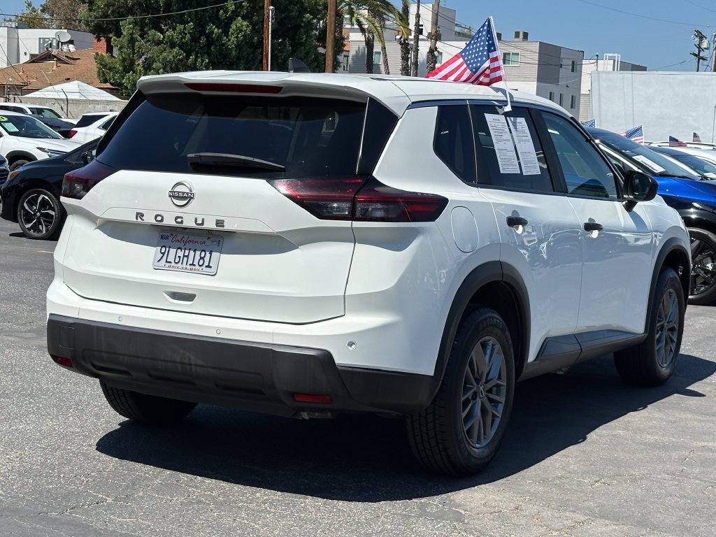 Used 2024 Nissan Rogue S FWD image 7