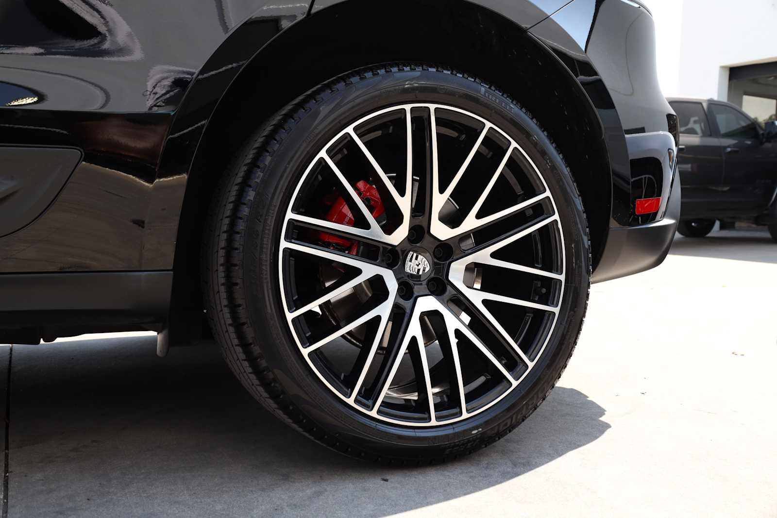 Used 2025 Porsche Macan S AWD/4WD image 57