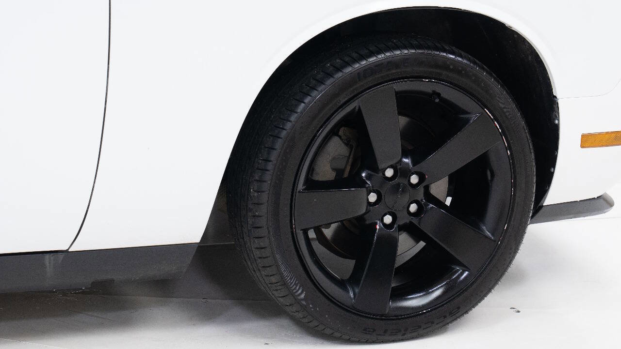 Used 2012 Dodge Challenger SXT RWD image 49