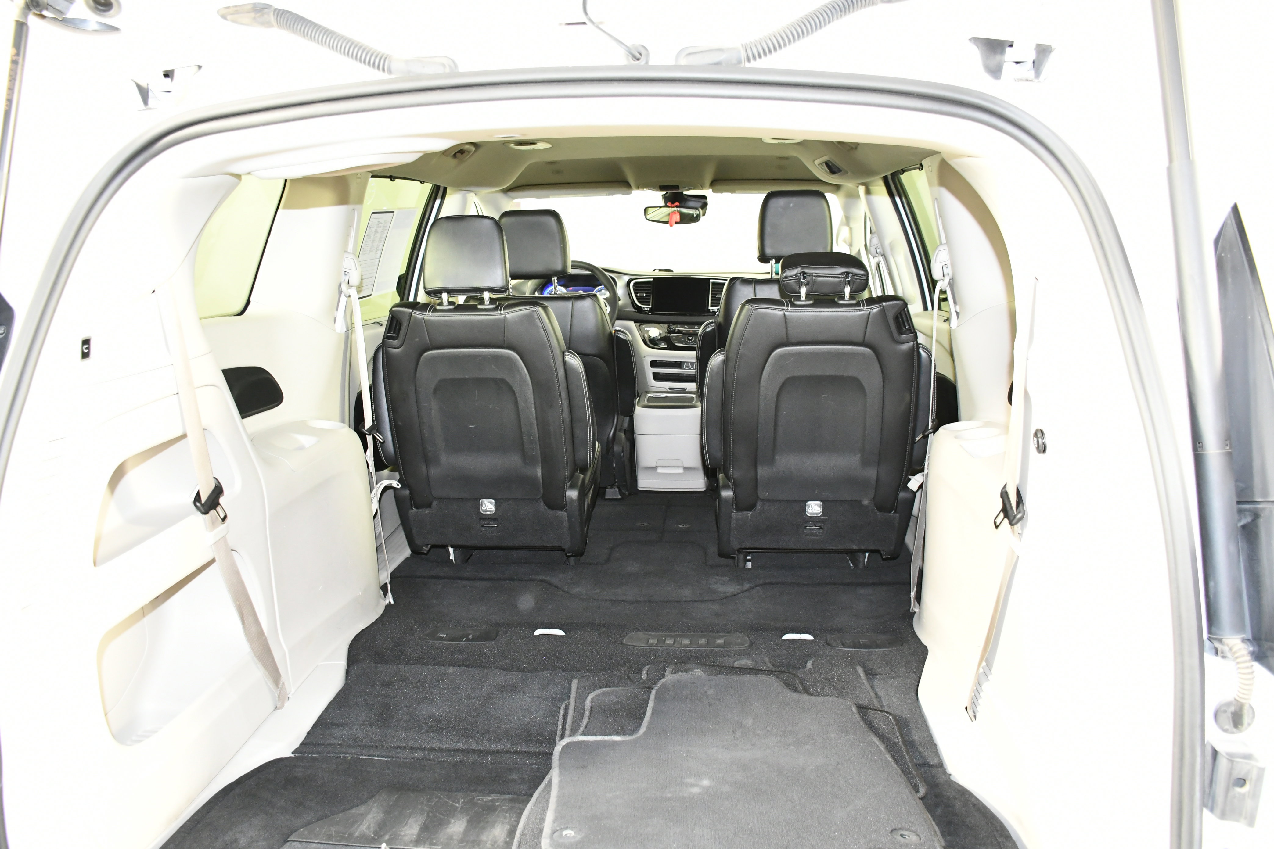 Used 2024 Chrysler Pacifica Touring-L image 47