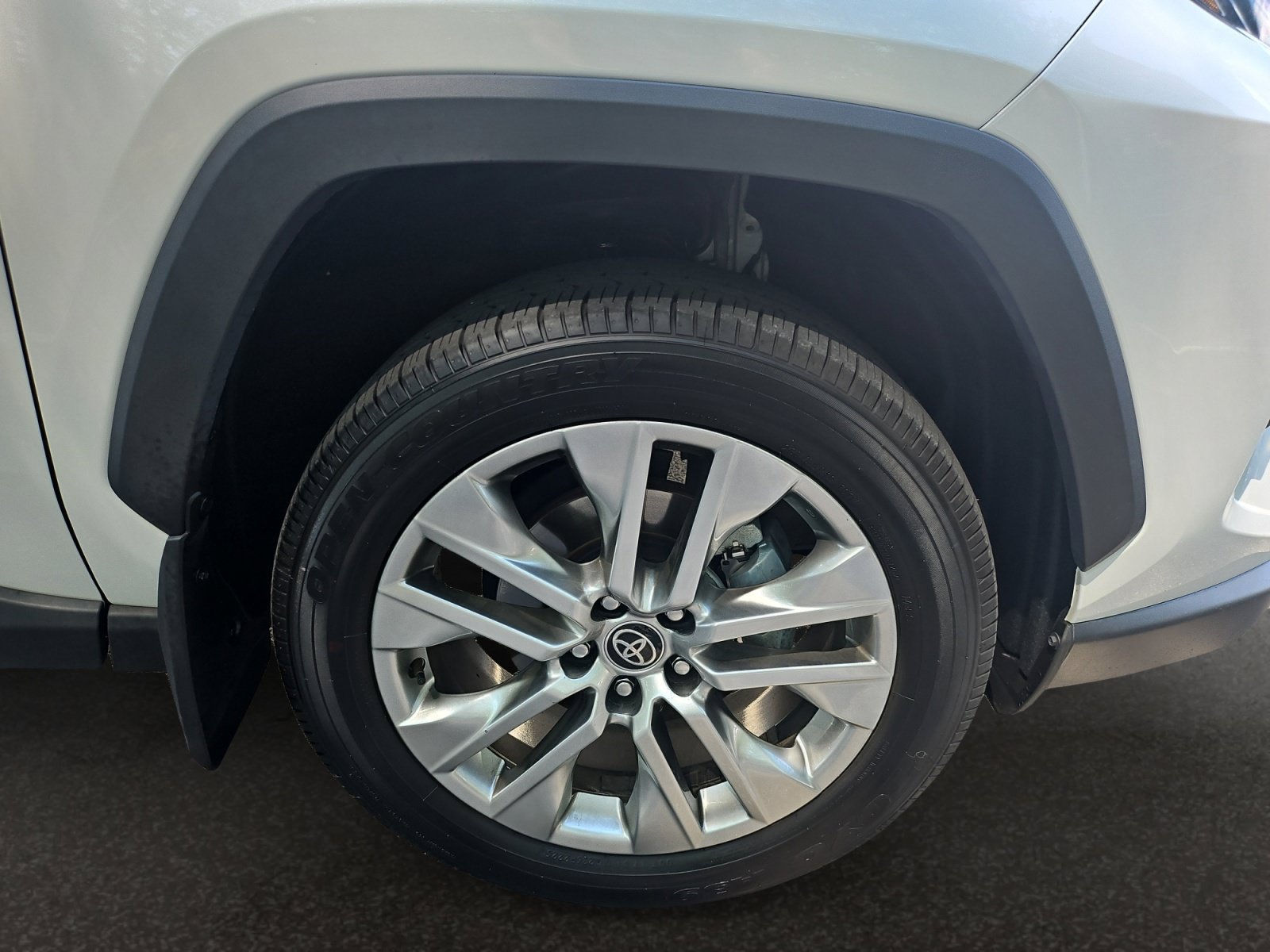 Used 2025 Toyota RAV4 XLE Premium FWD image 41