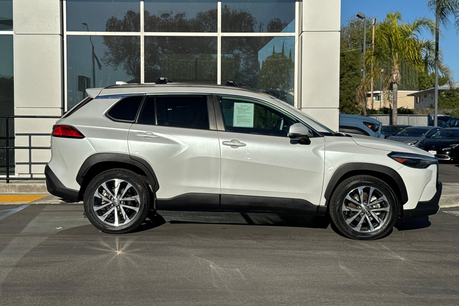 Certified 2023 Toyota Corolla Cross XLE image 4