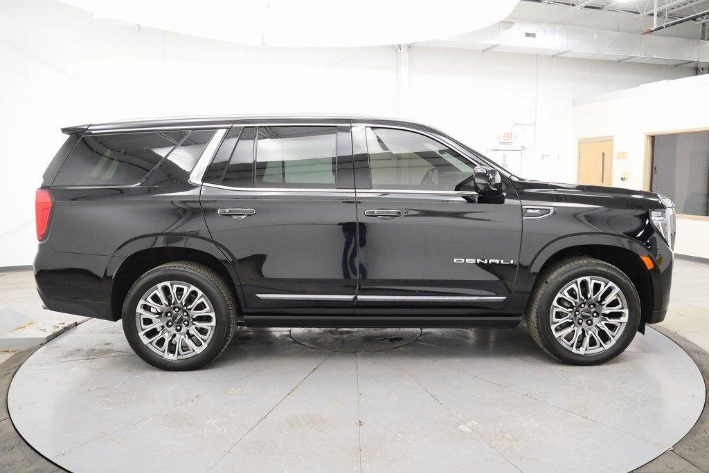 Used 2024 GMC Yukon Denali Ultimate AWD/4WD image 8