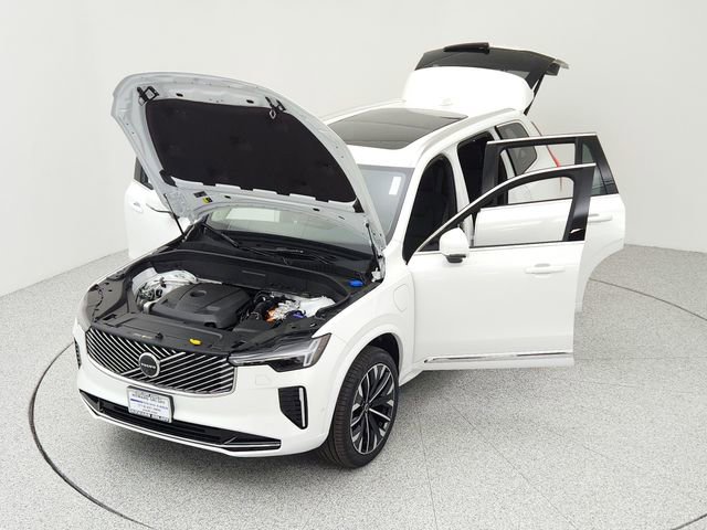 New 2025 Volvo XC90 T8 Plus w/ Protection Package Premier image 15