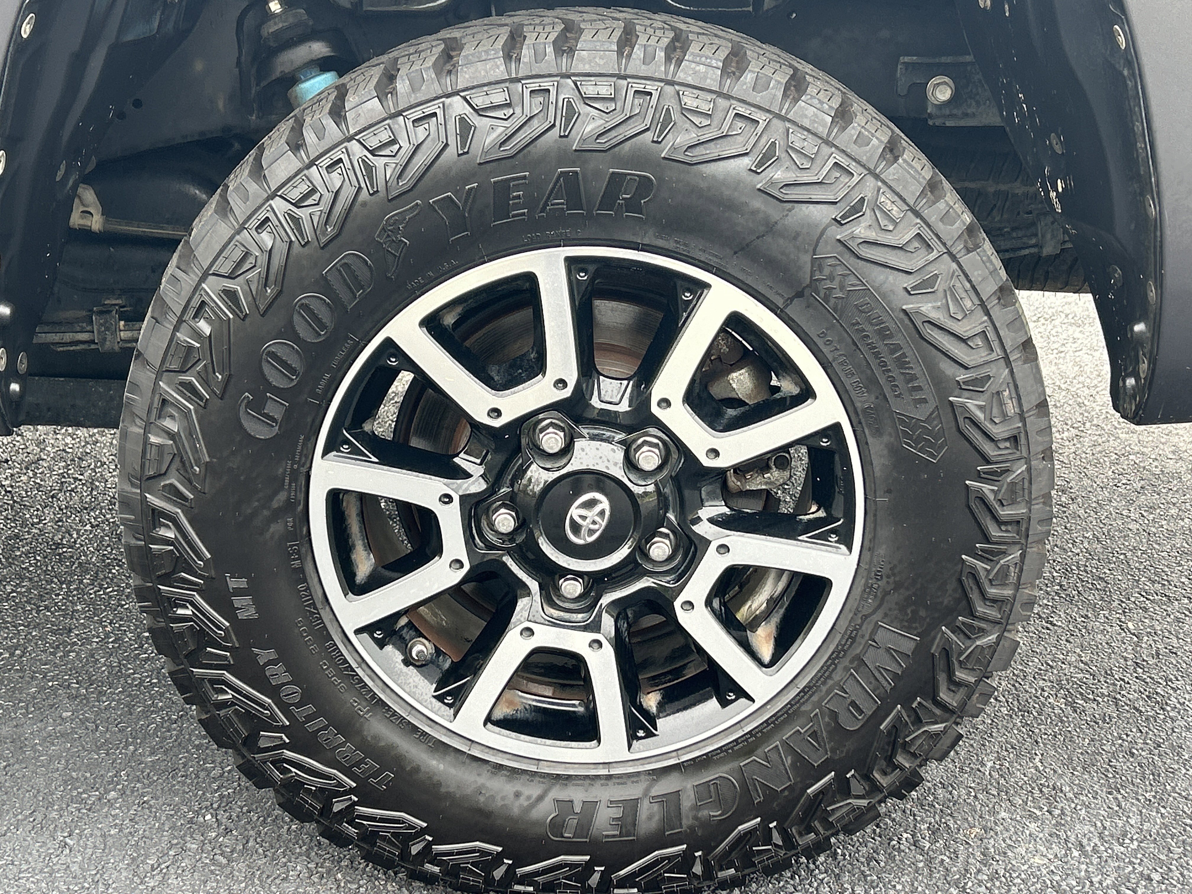 Used 2017 Toyota Tundra SR5 w/ TRD Off Road Package image 35