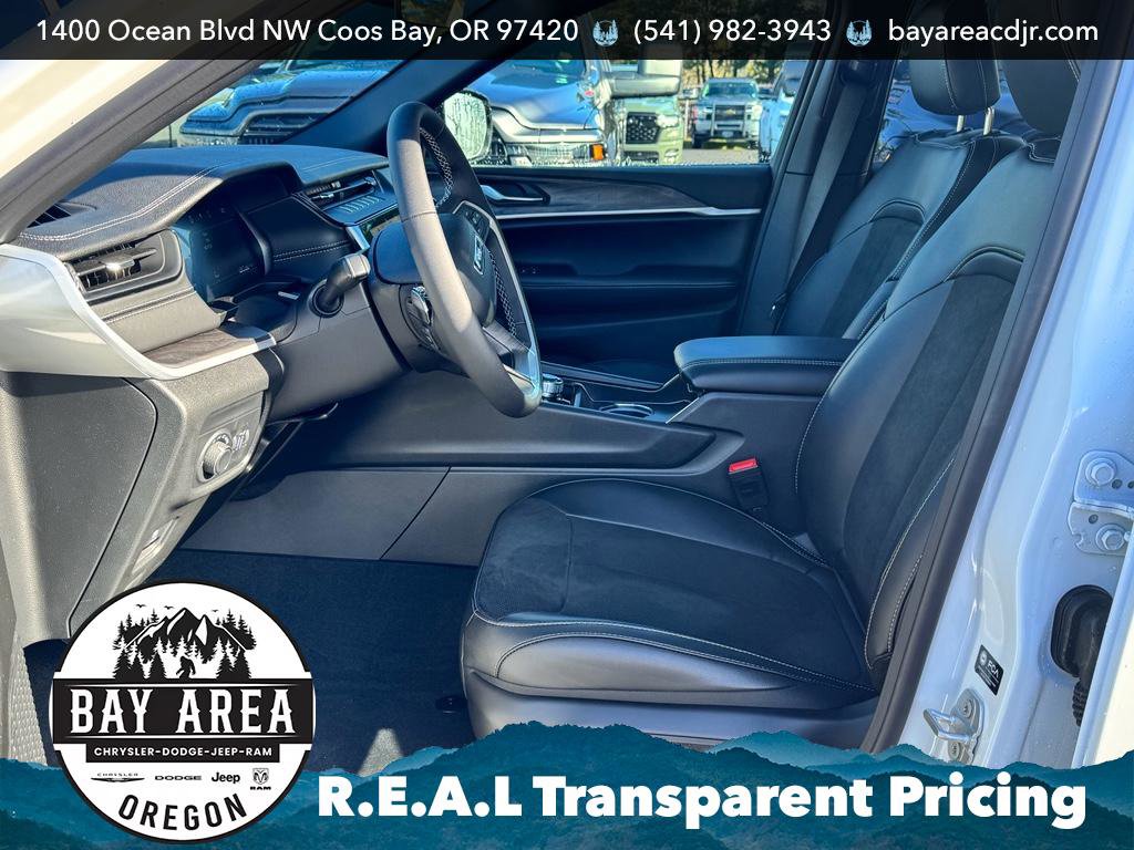 New 2026 Jeep Grand Cherokee Altitude image 13