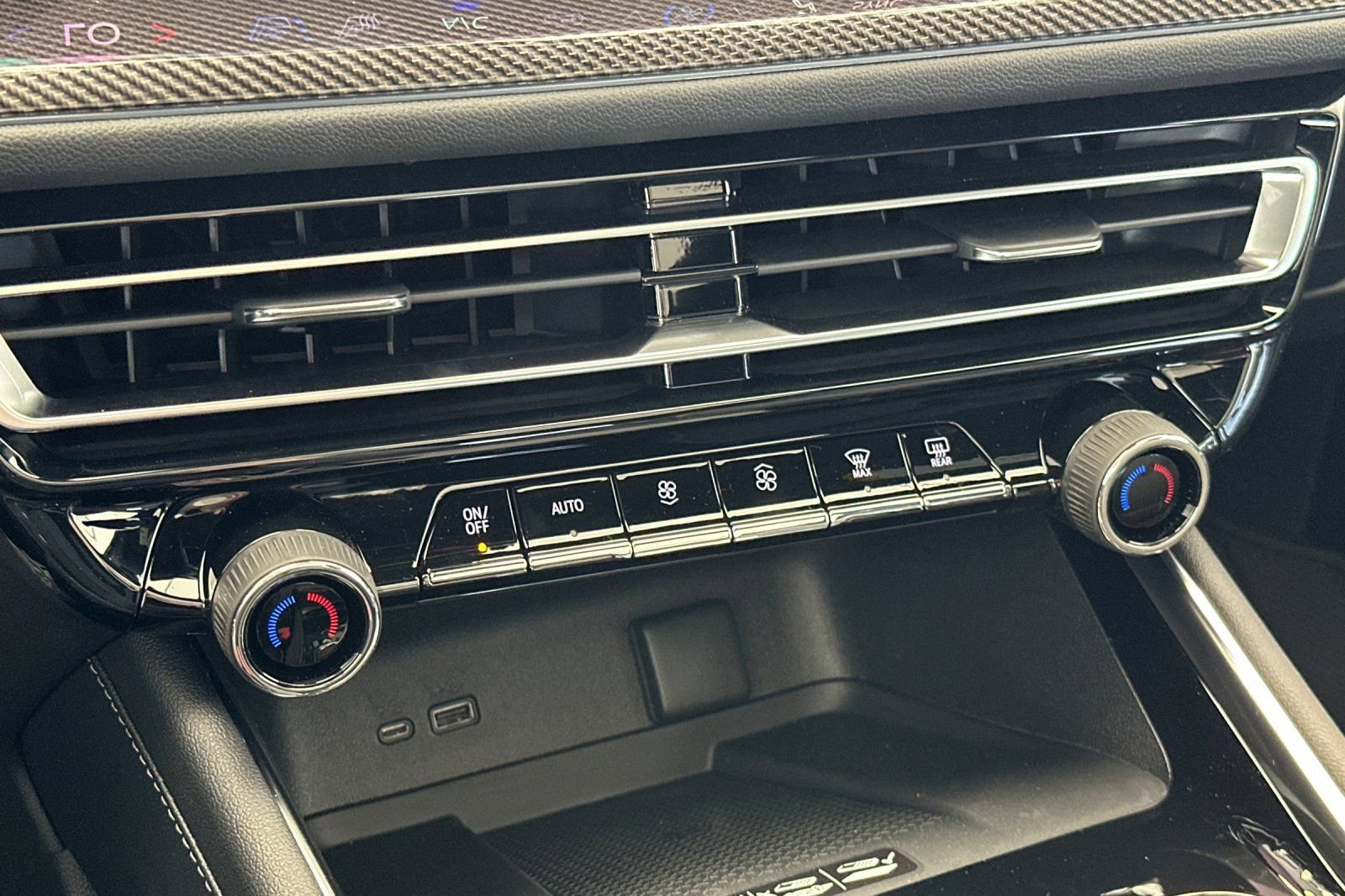 New 2026 Chevrolet Traverse High Country image 25