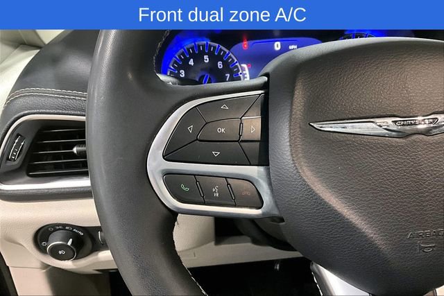Used 2023 Chrysler Pacifica Limited image 14