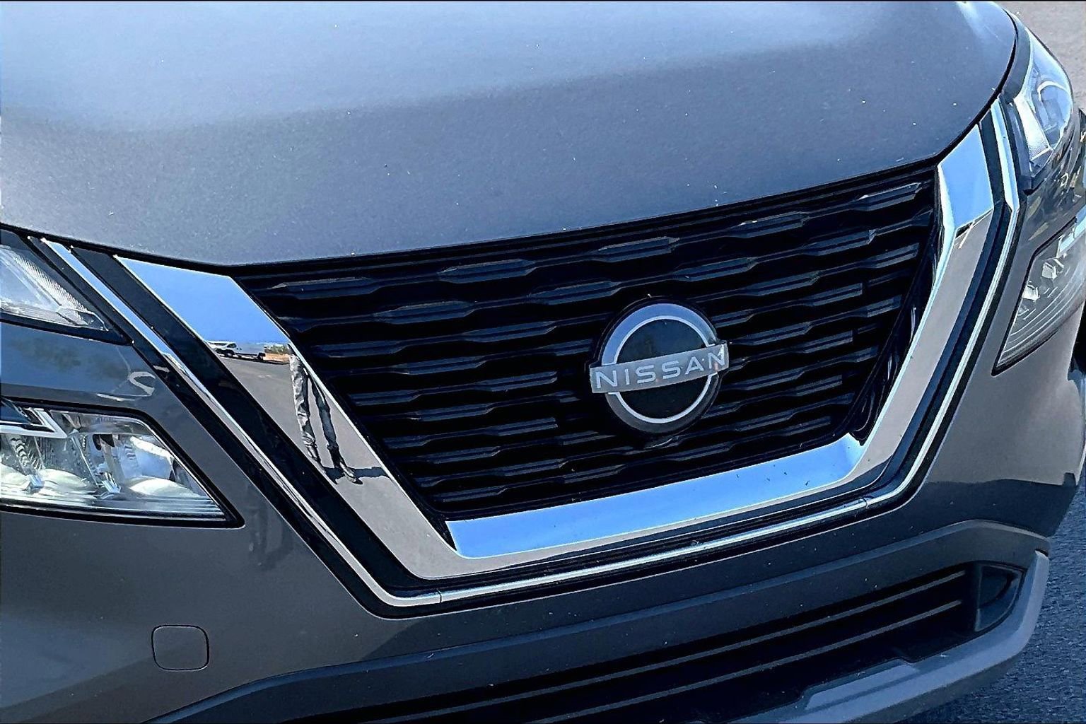 Used 2023 Nissan Rogue SV image 33