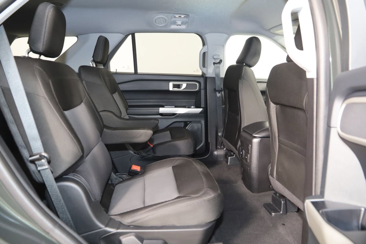 Used 2023 Ford Explorer XLT AWD/4WD image 13