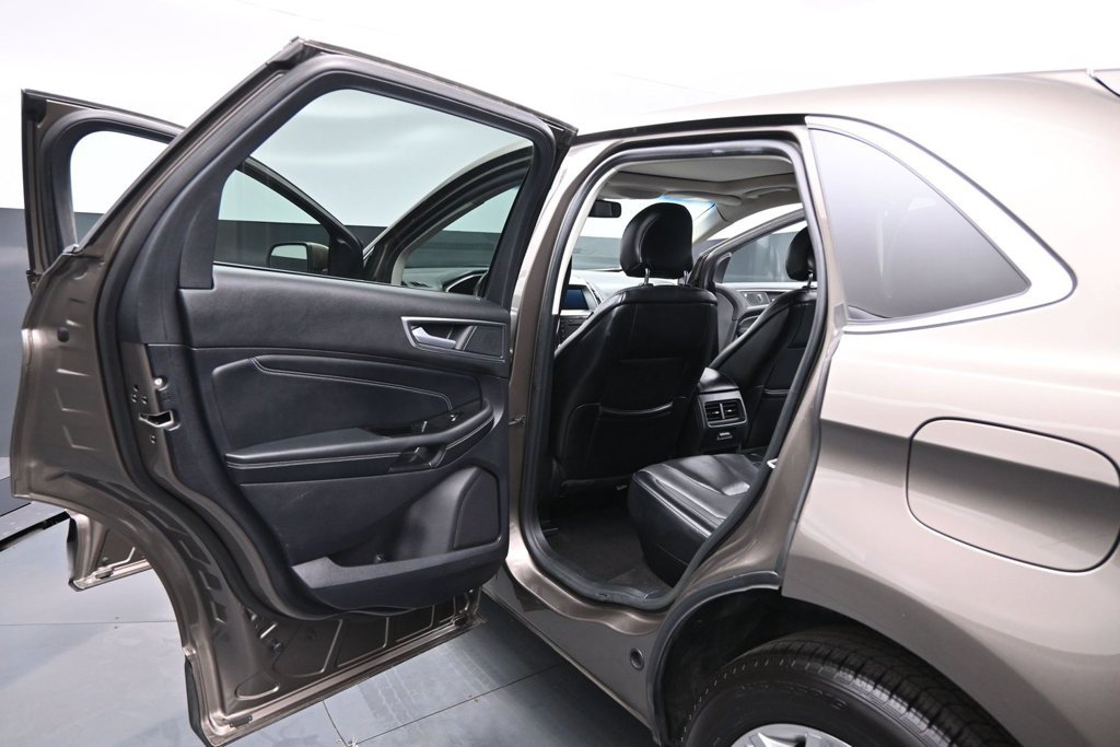 Certified 2019 Ford Edge Titanium w/ Equipment Group 301A FWD image 20