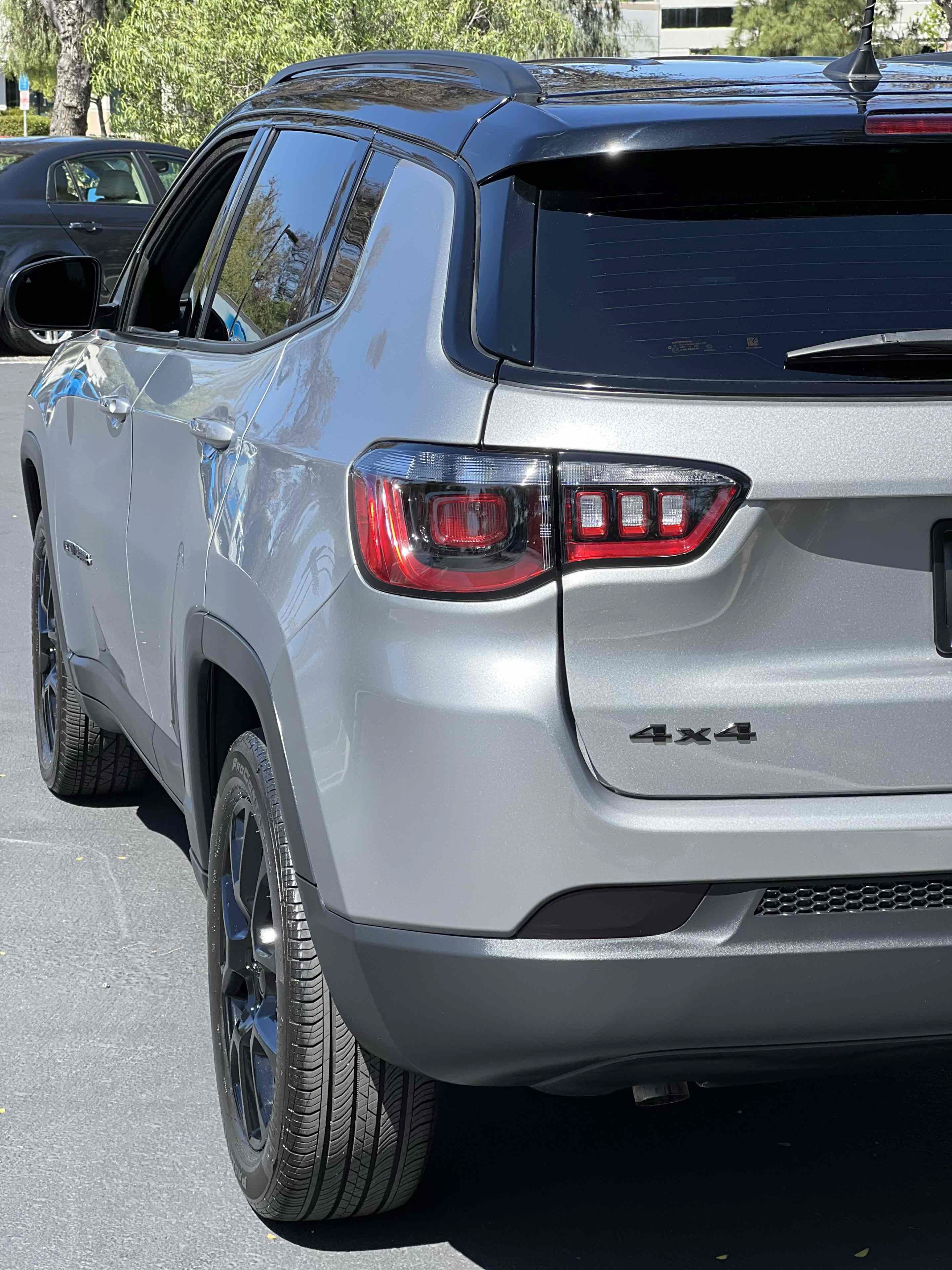Used 2023 Jeep Compass Latitude AWD/4WD image 59