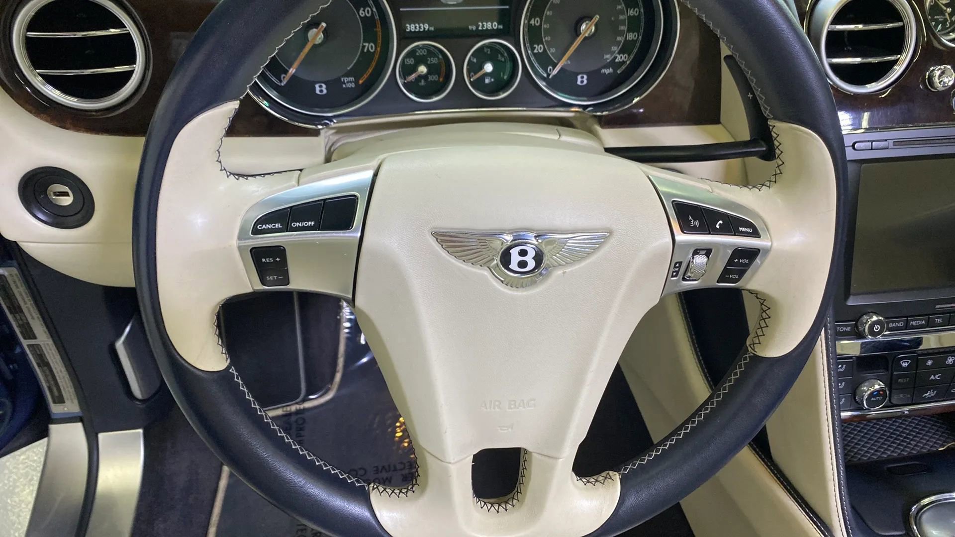 Used 2014 Bentley Continental GT image 23