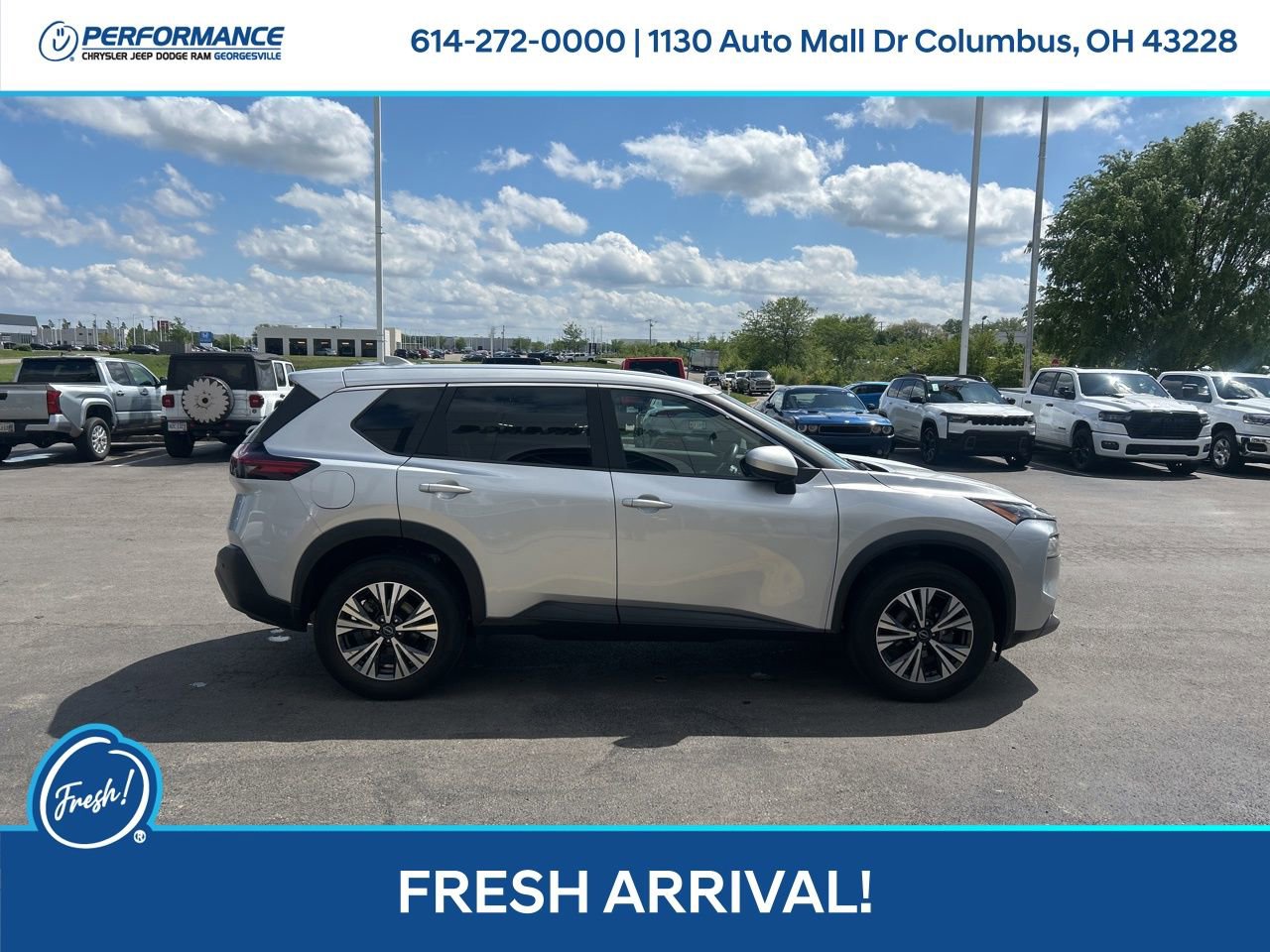 Used 2023 Nissan Rogue SV AWD/4WD image 3