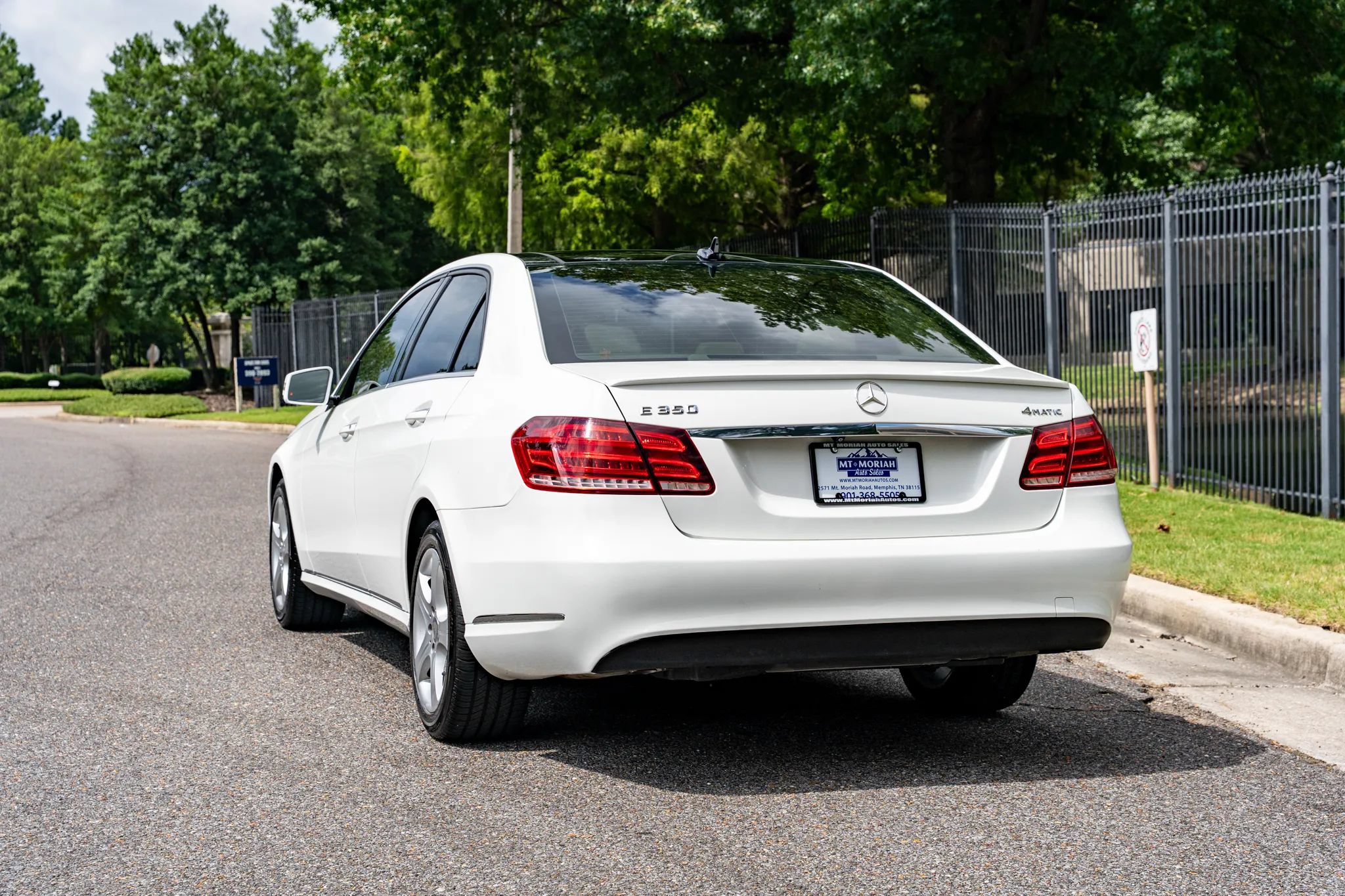 Used 2015 Mercedes-Benz E 350 4MATIC Sedan image 7