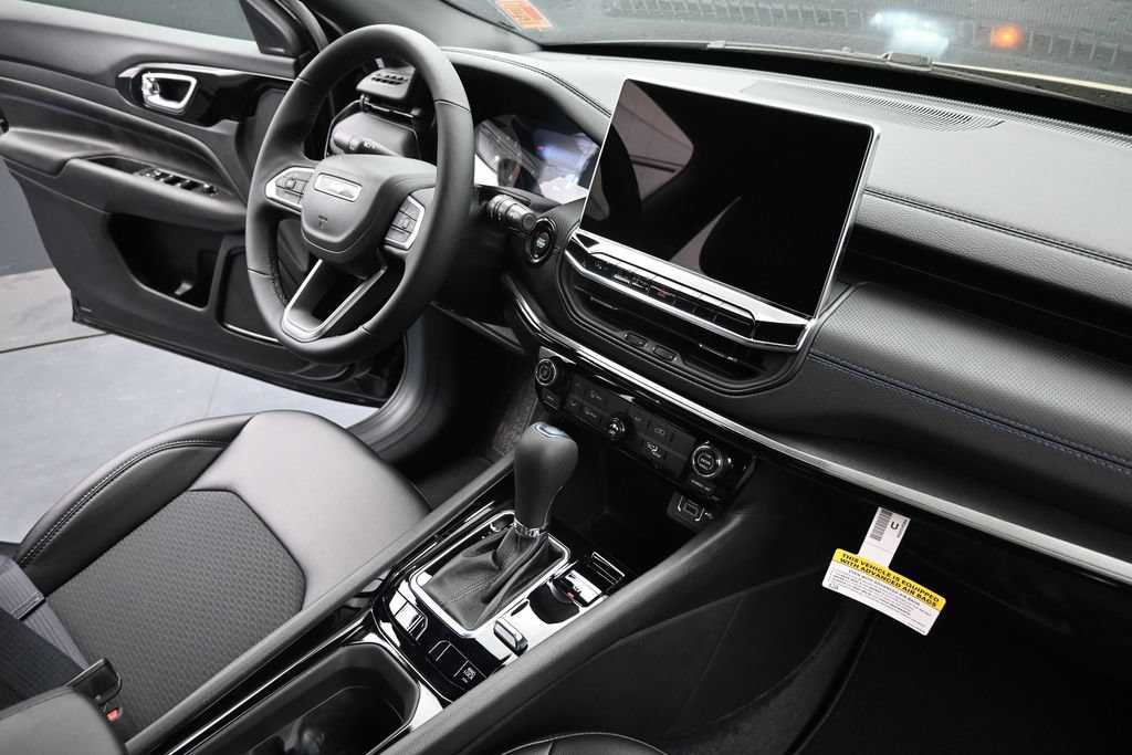 New 2026 Jeep Compass Latitude AWD/4WD image 25