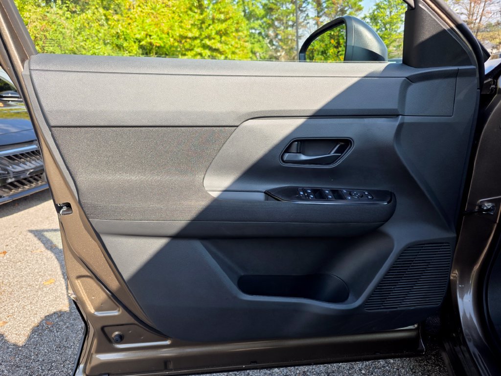 New 2027 Nissan Kicks S FWD image 17