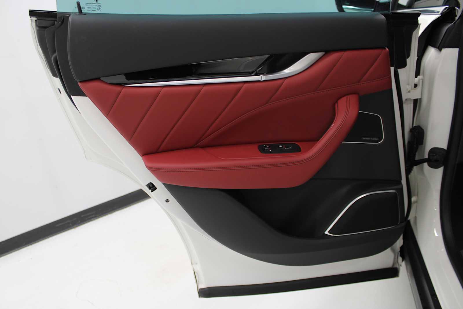 Used 2022 Maserati Levante GT image 37