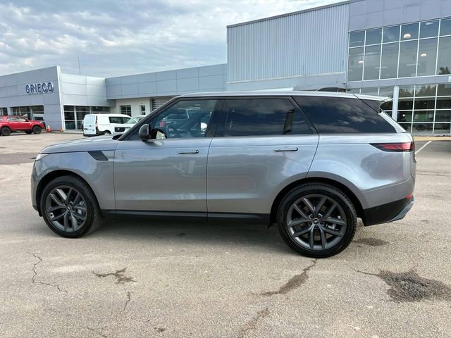 Used 2025 Land Rover Range Rover Sport SE image 4