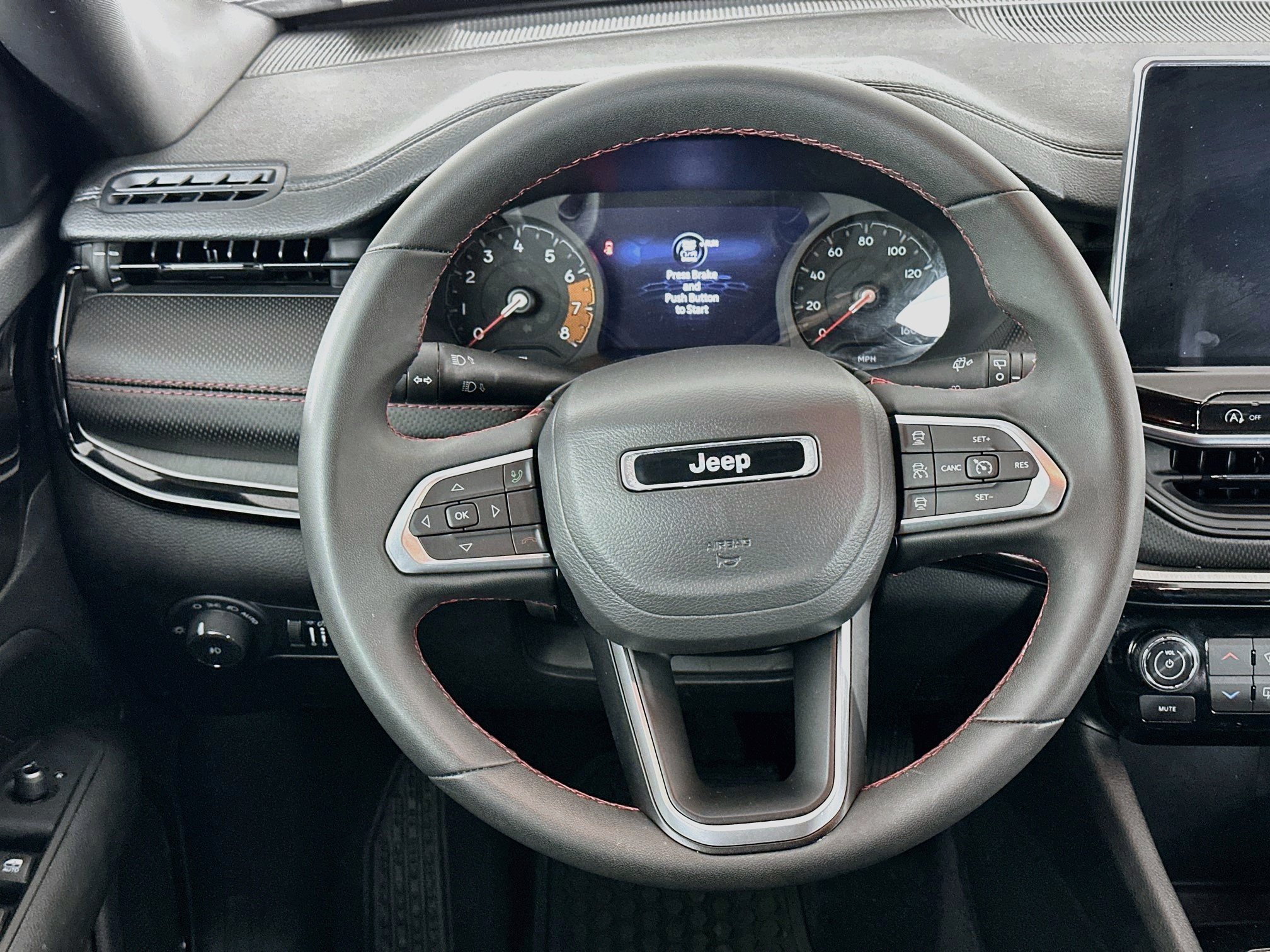 Used 2025 Jeep Compass Trailhawk AWD/4WD image 18