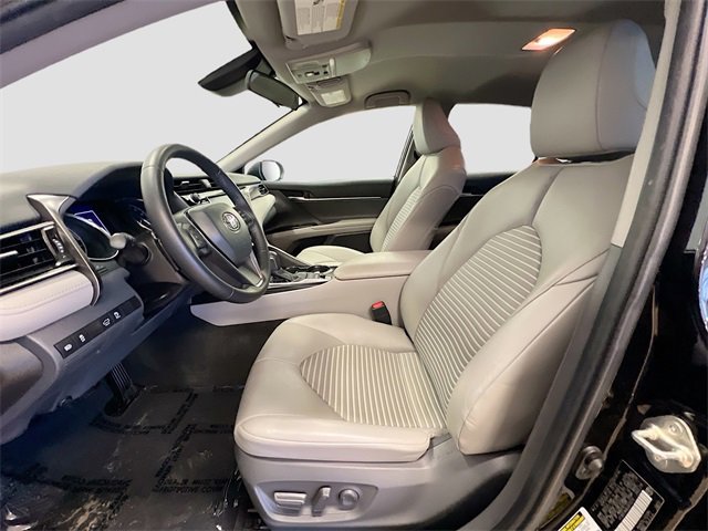Used 2020 Toyota Camry SE image 21