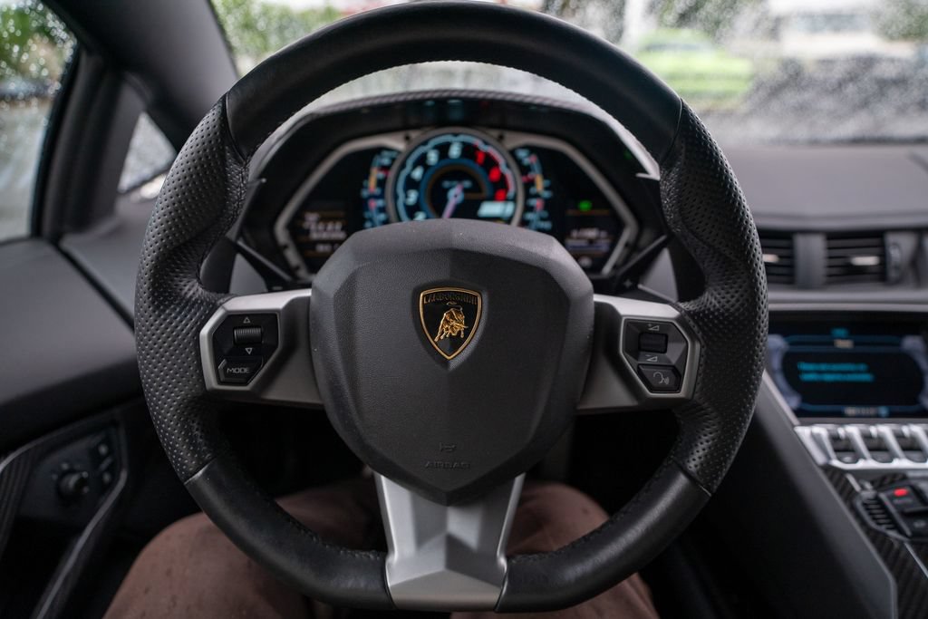 Used 2014 Lamborghini Aventador LP 700-4 AWD/4WD image 2