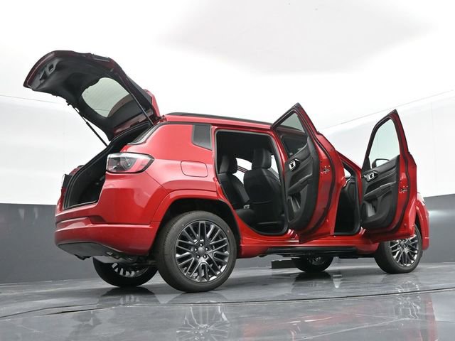 Used 2024 Jeep Compass Limited image 65