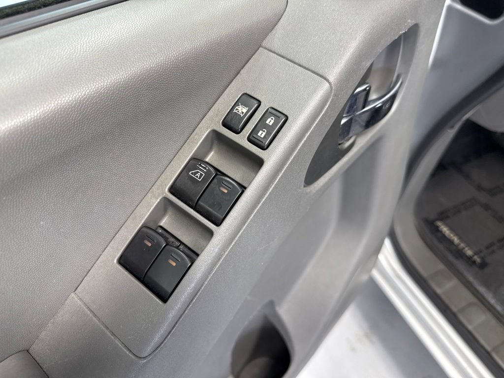 Used 2016 Nissan Frontier SV AWD/4WD image 11