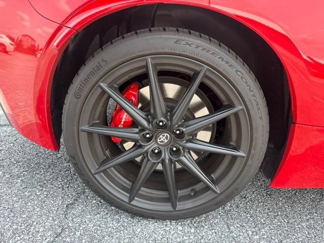 Used 2025 Toyota GR86 Premium w/ Performance Package RWD image 11