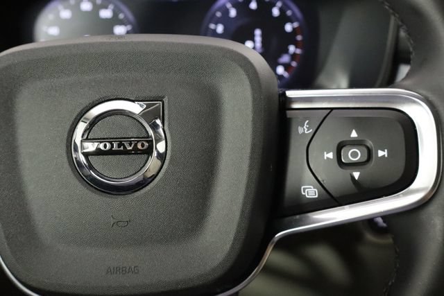 Used 2022 Volvo XC40 T5 Momentum AWD/4WD image 10
