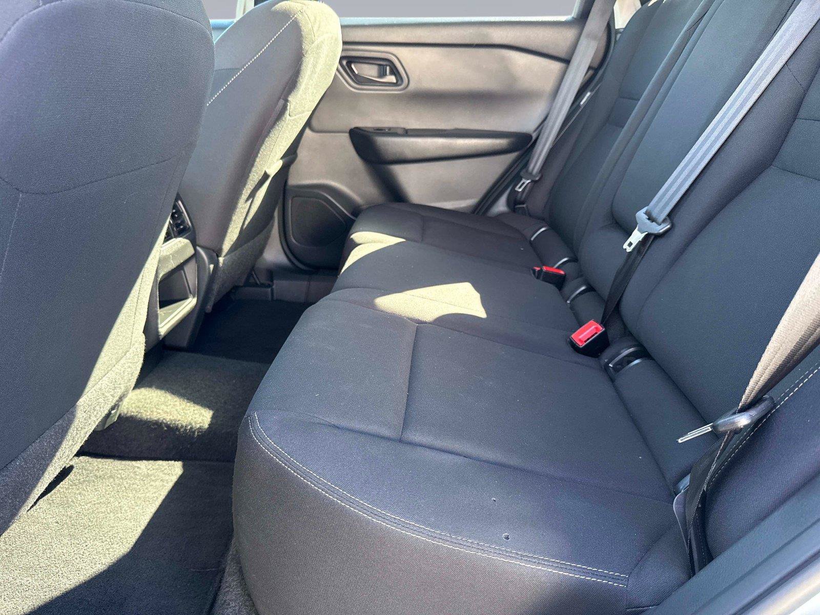 Used 2024 Nissan Rogue S FWD image 13