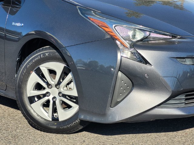 Certified 2017 Toyota Prius Four w/ Advanced Technology Package FWD image 4